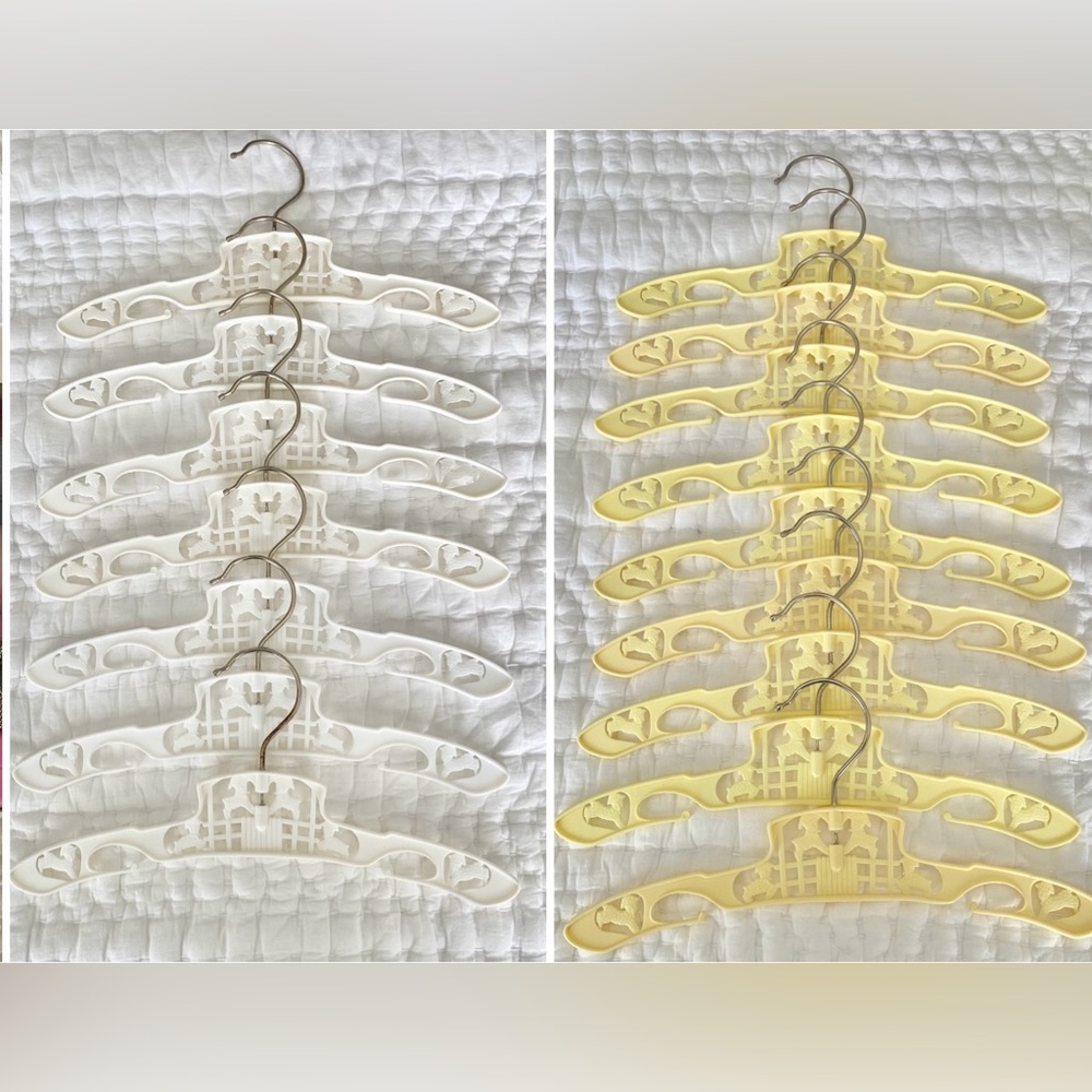 Set of 16 Vintage 1990 baby clothes hangers with sweet little lamb motif-rare